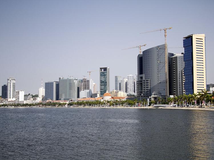 Angola volta a descer no  ranking dos países mais corruptos do mundo