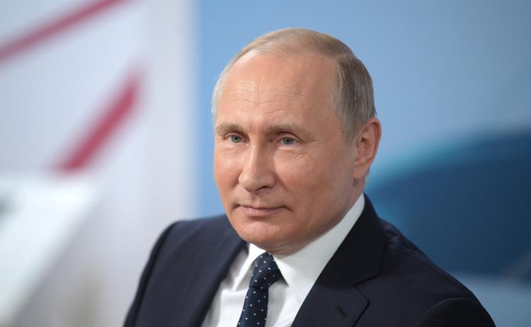 Putin é reeleito para 5º mandato na Rússia 