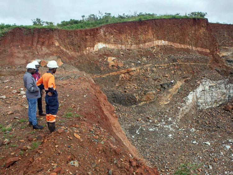 Corrida à exploração de lítio  está a pisotear a lei e expõe Angola a altos riscos ambientais