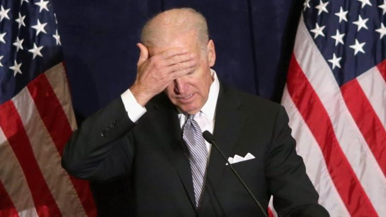 Biden desiste da corrida presidencial e apoia Kamala Harris 