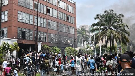 Manifestantes congoleses atacam embaixadas em Kinshasa depois dos ataques do M23 em Goma