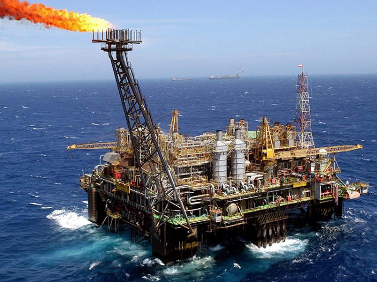 Consumo mundial de petróleo deve cair "ligeiramente" em 2030 Consumo mundial de petróleo deve cair "ligeiramente" em 2030