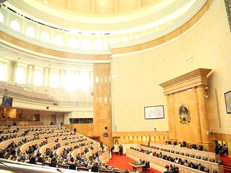 Deputados denunciam ajudas de custo de até 2 mil USD/dia para viagens ao exterior
