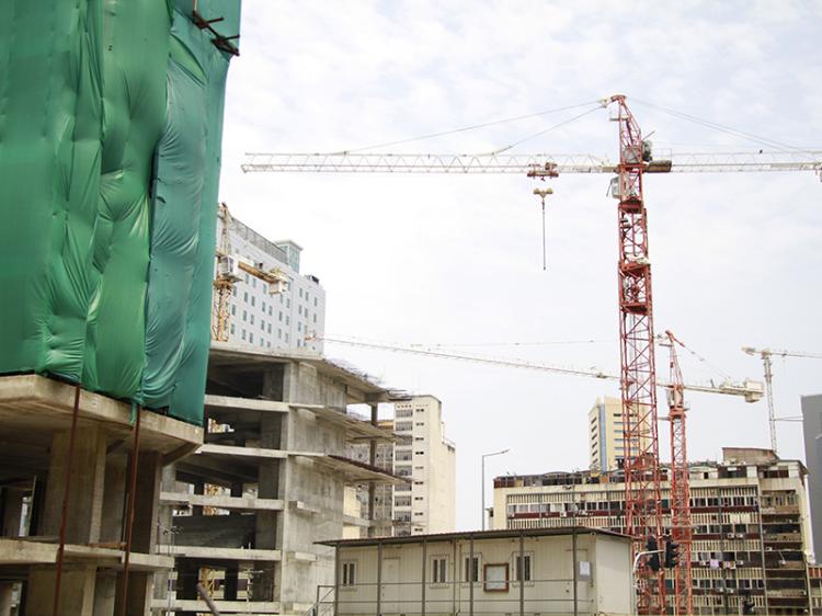 Área bruta de construção de edifícios cai 8% para os 1,157 milhões de metros quadrados