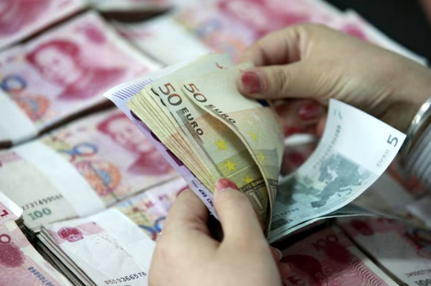 Governo estuda emissão de Eurobonds no mercado chinês Governo estuda emissão de Eurobonds no mercado chinês