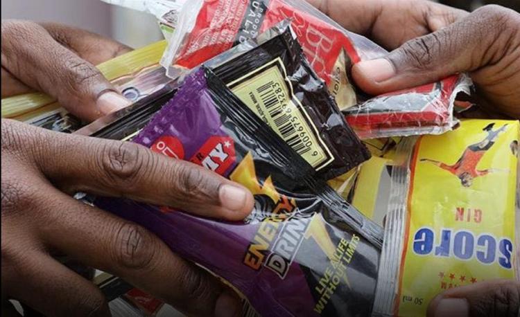 Já em vigor lei que proíbe venda de bebidas alcoólicas perto de escolas, cemitérios e igrejas, com multas que atingem 18 milhões de kwanzas Já em vigor lei que proíbe venda de bebidas alcoólicas perto de escolas, cemitérios e igrejas, com multas que atingem 18 milhões de kwanzas