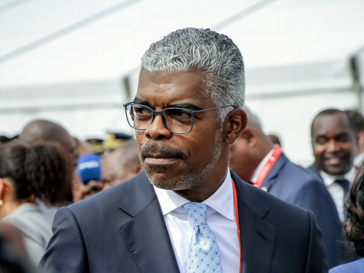 Ricardo de Abreu lamenta que bancos angolanos não acreditem nos “grandes” projectos do país  