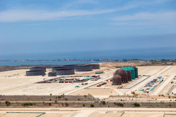 Governo continua com dificuldades de captar investimentos para a refinaria do Lobito
