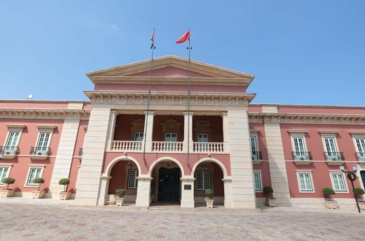 A um ano de deixar o Palácio, João Lourenço prevê gastar 696,3 milhões kz em consultoria e imagem 