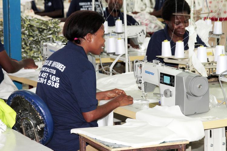 Angola com fragilidades significativas na participação económica das mulheres 