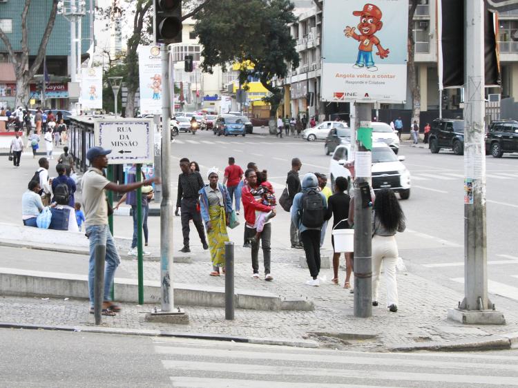 Famílias continuam sem confiança e antecipam agravamento da situação económica