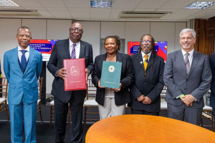 Angola e Brasil reforçam cooperação cultural com assinatura de acordos estratégicos
