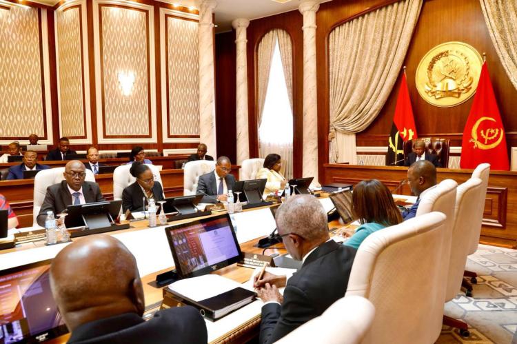 Credores internos   frustram previsões do Governo