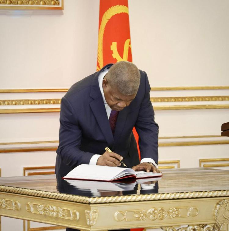 GOVERNAR NÃO É PROIBIR E PROIBIR…