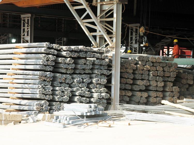 Inflação na construção abranda 0,27%, mas preços ainda sobem 8,73%