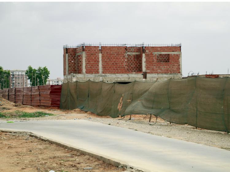 Licenças de construção afundam quase 50% em 2025, mas área licenciada cresce cerca de 1,3 milhões de metros quadrados 