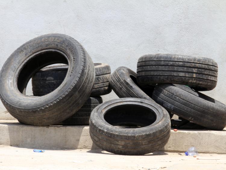 Venda de pneus usados resiste à subida  das taxas alfandegárias