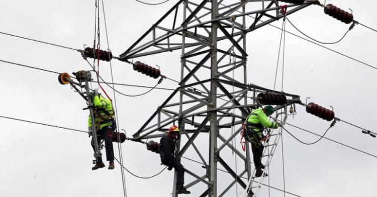Angola com um excedente de 2 mil megawatts, mas cobertura eléctrica de apenas 50% do território 