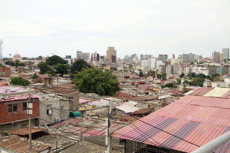 “Angola na lista da vergonha”