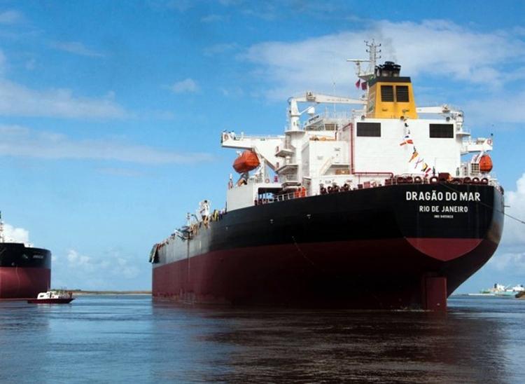 Burocracias na Sonangol atrasam descarga de petroleiros e causam escassez de combustível