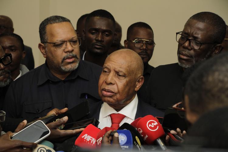 Higino Carneiro desafia João Lourenço no MPLA com o dobro das assinaturas e denuncia "perseguições" 
