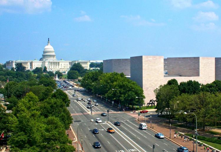 UNITA recorre a lobistas em Washington, mas paga quase 40 vezes menos do que o Estado angolano