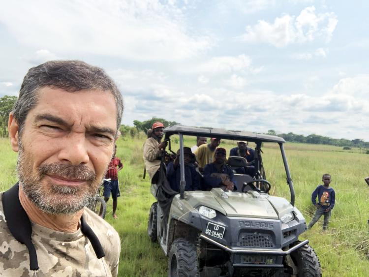 “Deveria investir-se menos em viagens ao exterior e mais no trabalho de campo e no desenvolvimento da agropecuária”