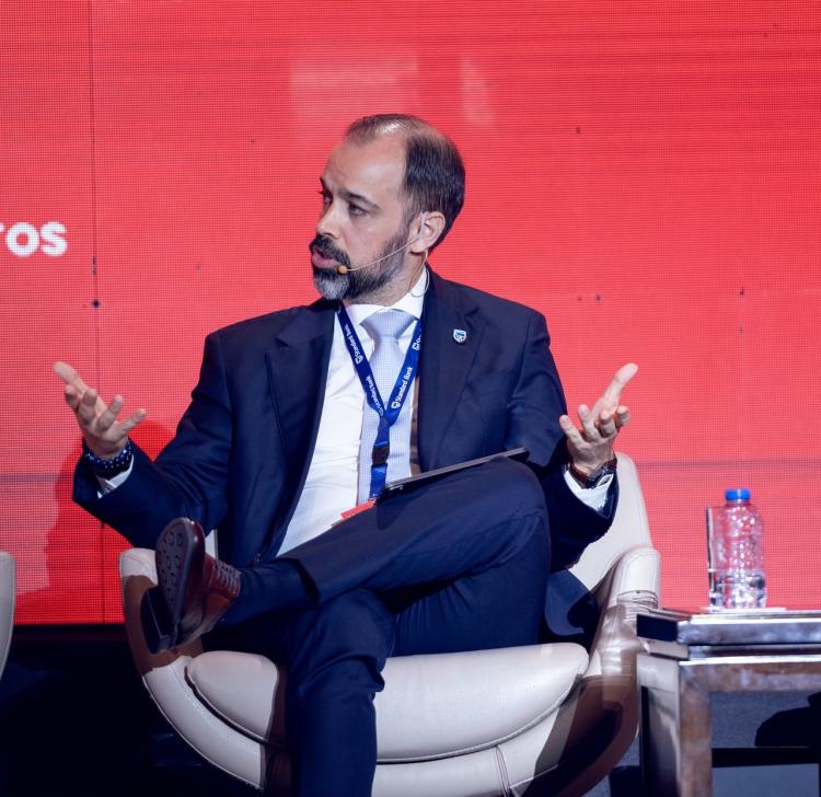 Informalidade da economia trava crescimento da banca em Angola