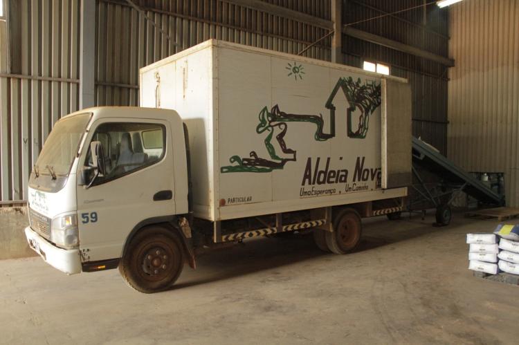 Com metade das fábricas paradas, Aldeia Nova precisa de 7 milhões de dólares para travar colapso Com metade das fábricas paradas, Aldeia Nova precisa de 7 milhões de dólares para travar colapso