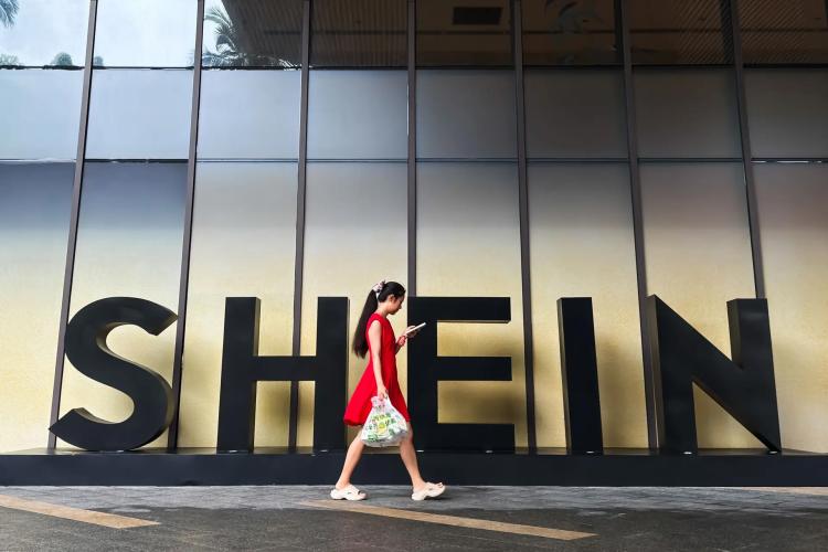 EM HONG KONG De 98 mil milhões de dólares, Shein contenta-se com 27 mil milhões em estreia na Bolsa