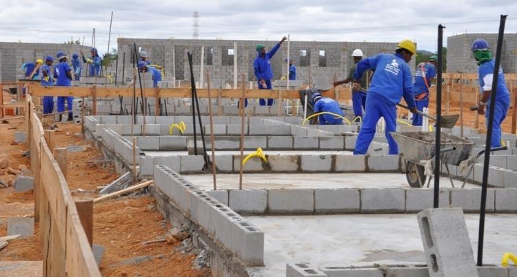 Obras públicas lideram lista de empresas proibidas de contratar com o Estado, revela SNCP