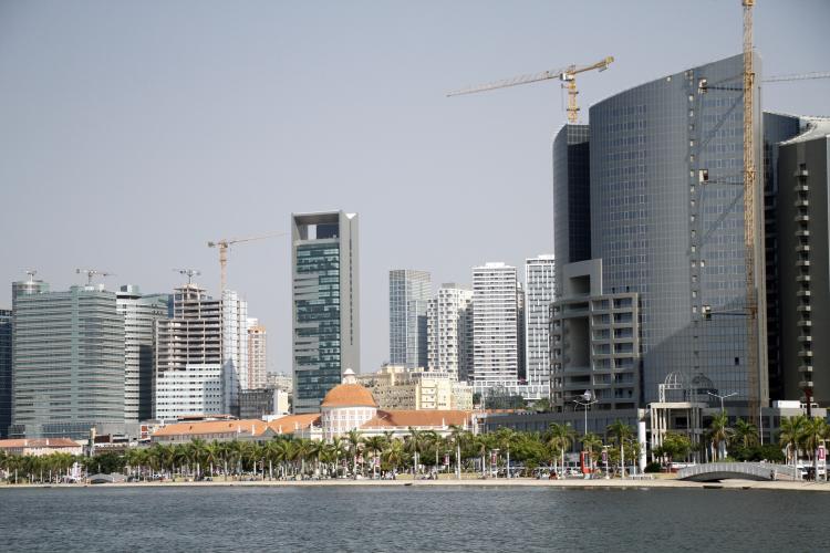 Inflação continua a desacelerar apesar do aumento dos preços nos bens essenciais