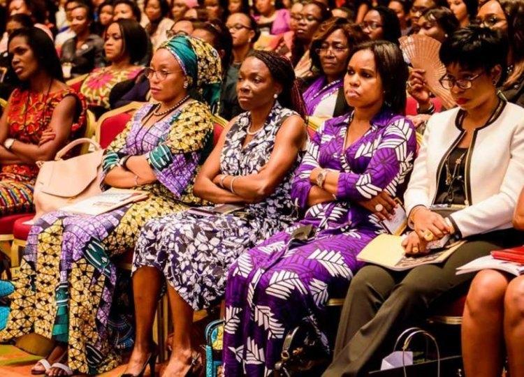 Mais de metade das mulheres em Angola sem emprego e só 23% com conta bancária, revela INE