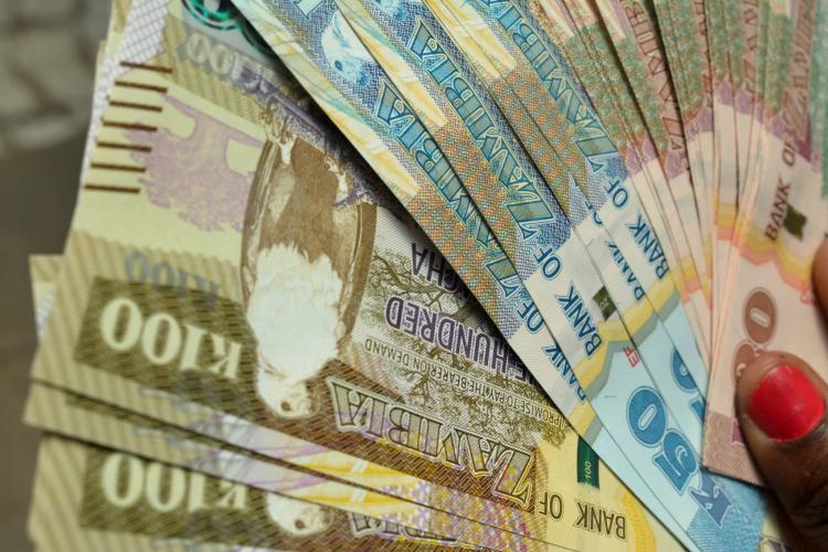 Moedas de Uganda, Gana e Zâmbia enfrentam pressão cambial