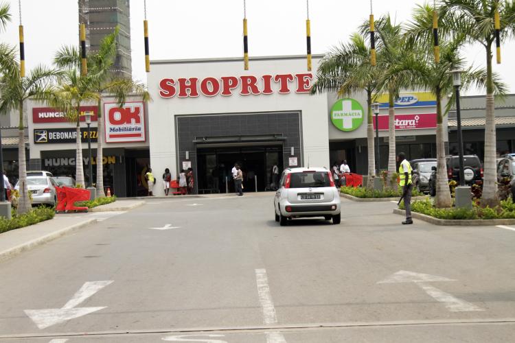Shoprite em Angola  cresce 9,8%, mas  efeito cambial limita  vendas a 2,1% em rands