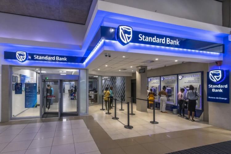 Standard Bank leva 34% do capital a oferta pública por 5 mil kwanzas por acção