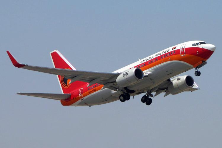 TAAG prepara venda do Boing 737 a companhia cabo-verdiana