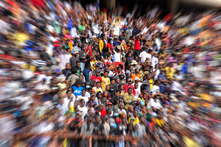 A democracia dos algoritmos e o custo da incompetência  popular em Angola