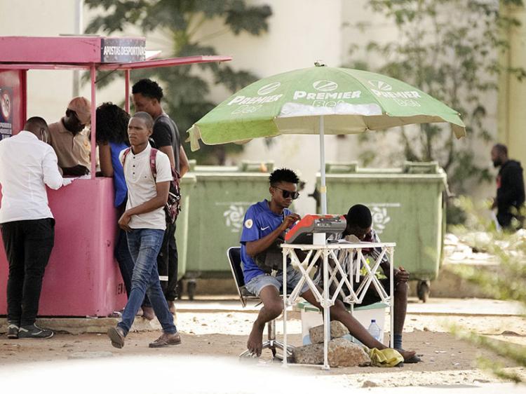 Apostas de menores persistem em Luanda e desafiam proibição legal