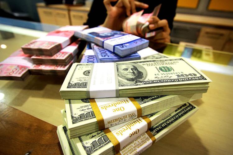 Falta de divisas “matou” as casas  de câmbio e sobreviventes transformaram-se em agentes bancários