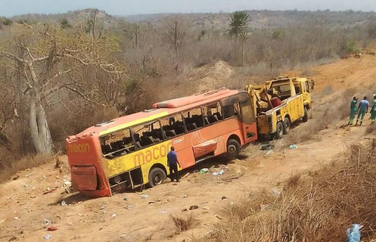 Onda de acidentes e incêndios em autocarros acelera pressão por fiscalização rigorosa nos transportes