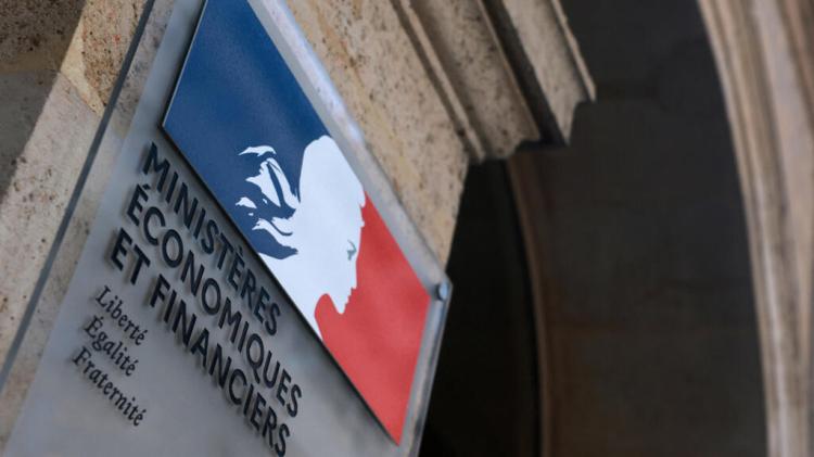 Pressão fiscal em França leva euro a mínima de 17 meses